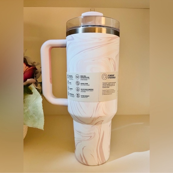 🎉LAST PIECE🎉Stanley 40oz. Quencher H2.0 FlowState Tumbler Rose Quartz Swirl - Picture 6 of 9